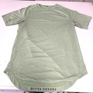 Lulu Lemon - Men’s Drysense Short-Sleeve Shirt - M